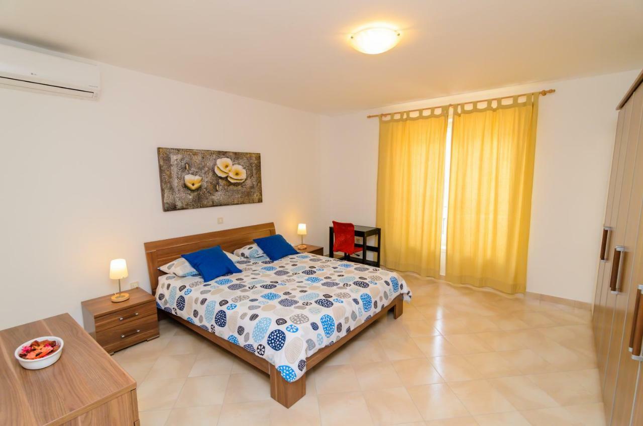 Appartamento Ornella Zara Esterno foto