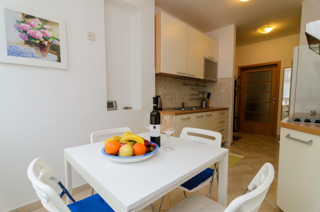 Appartamento Ornella Zara Esterno foto